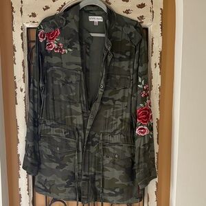 Knox Rose Women's Green Camouflage Jacket with Red Floral Embroidery New
